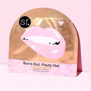 NWT (4) SF. Sun’s Out, Pouts Out Lip Mask Set